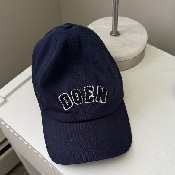 Gap x Doen collab baseball hat - Picture 2 of 3